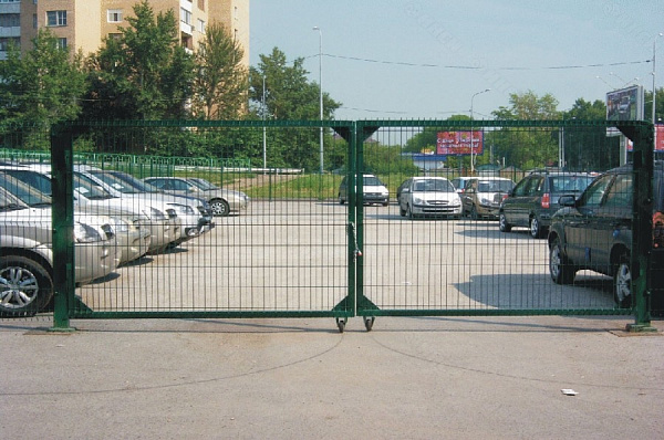 Ограждение для парковки из рулонной сварной сетки